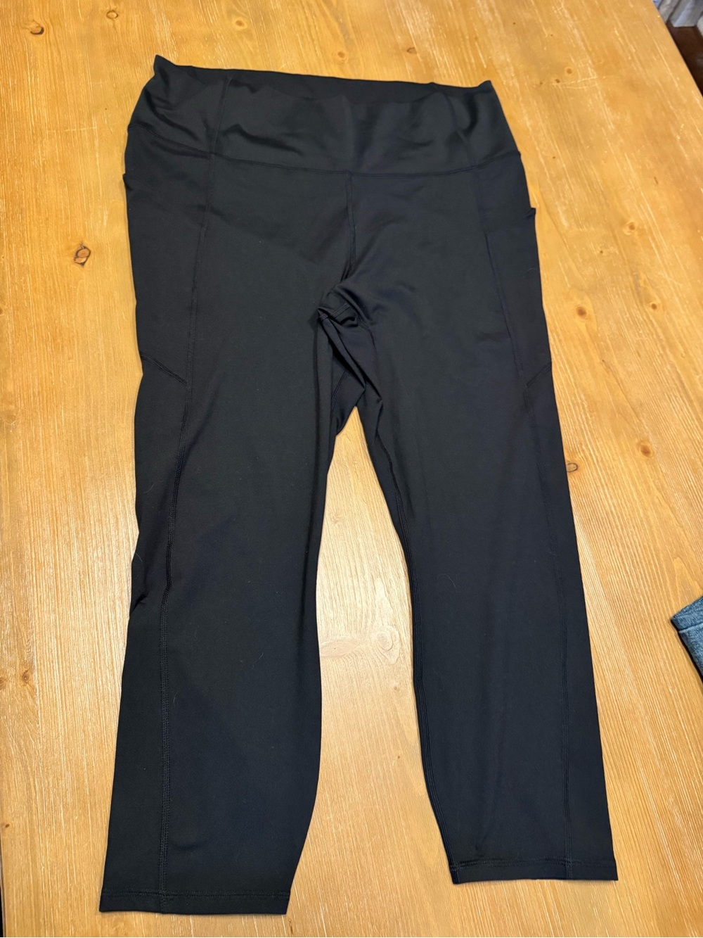 Fabletics Black High-Rise Performance Capri Leggings